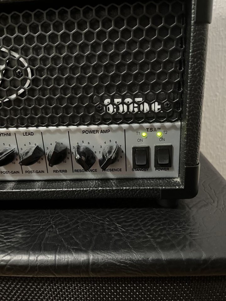 Peavey 6505 MH + Harley Benton G112 Celestion V30 de segunda mano · Foto 3 de 5 · Madrid · 540 €