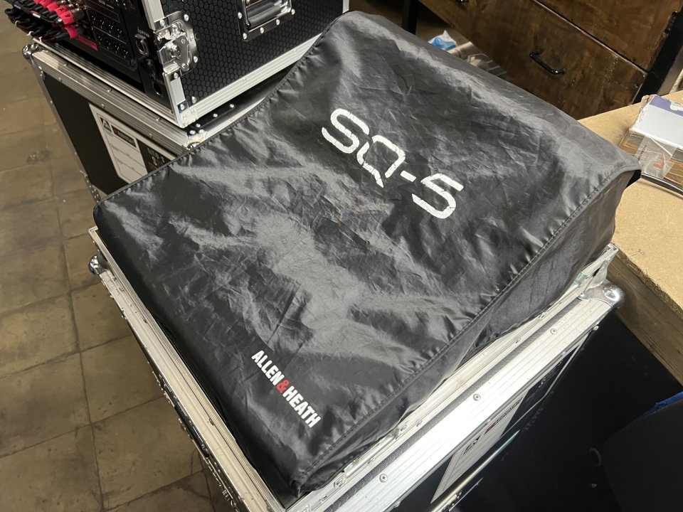 Allen&Heath SQ5 (con flightcase) + Patch 32/16 de segunda mano · Foto 9 de 10 · Alicante · 3100 €