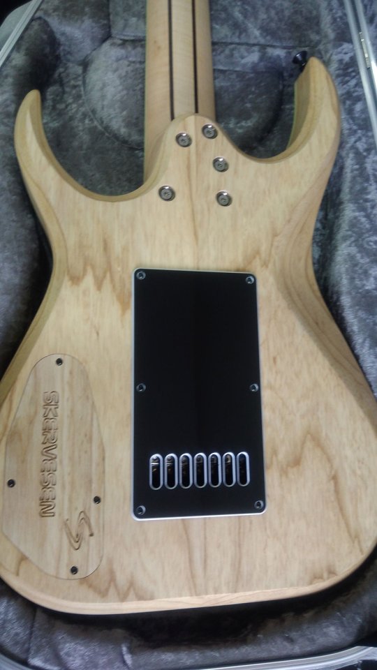 Skervesen Raptor 7 Black Dawn Burst Evertune de segunda mano · Foto 5 de 10 · Bizkaia · 3400 €