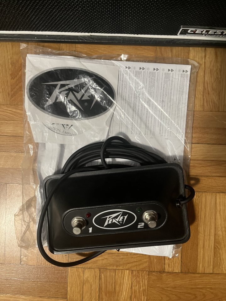 Peavey 6505 MH + Harley Benton G112 Celestion V30 de segunda mano · Foto 5 de 5 · Madrid · 540 €
