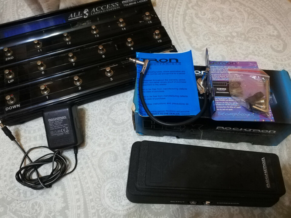 Rocktron All Access Limited Edition (Negra) Pedalera control Midi