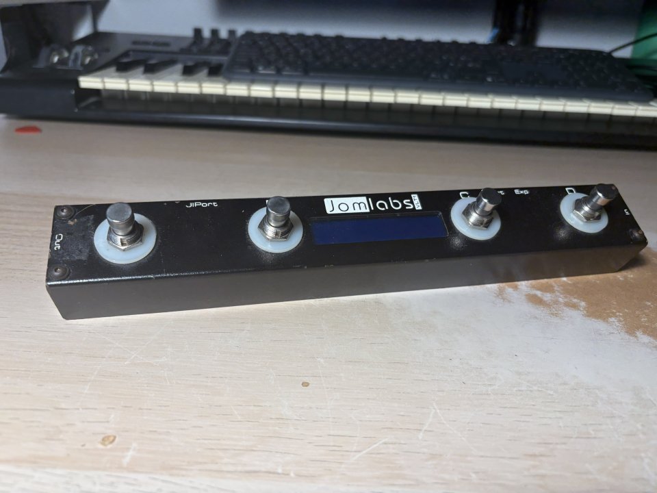 Jomlabs VLT-1 Pedal Midi con alimentador y cable