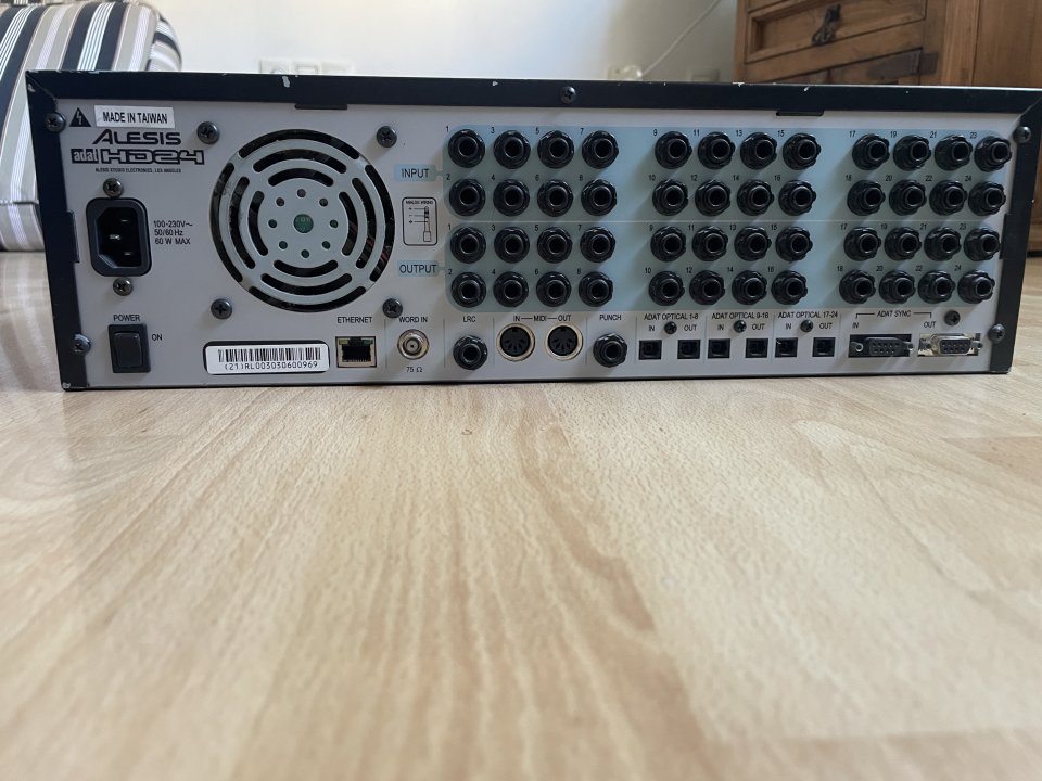 Grabador Alesis HD24 de segunda mano · Foto 2 de 3 · Zaragoza · 380 €
