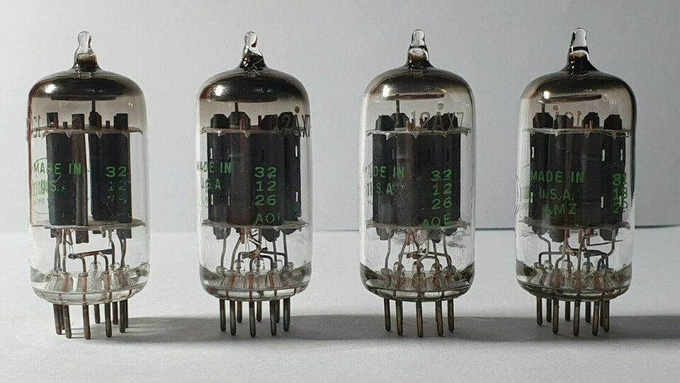 Válvula de previo NOS Sylvania 12AX7 Long-Plate ( ECC83 / 7025 )