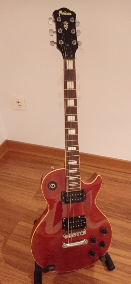 Guitarra eléctrica Maison Les Paul de segunda mano · Foto 2 de 5 · Cuenca · 270 €