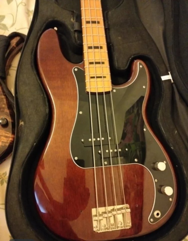 Bajo eléctrico squier classic vibe precisión de los 70 de segunda mano · Foto 1 de 7 · Sevilla · 380 €