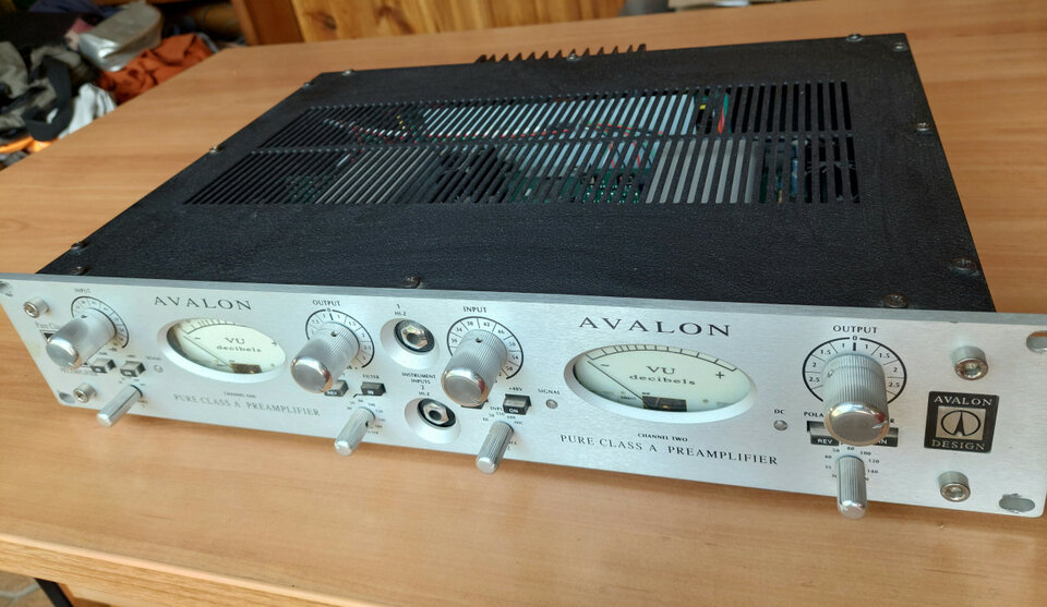 Avalon Design AD 2022 dual mono Mic Preamp