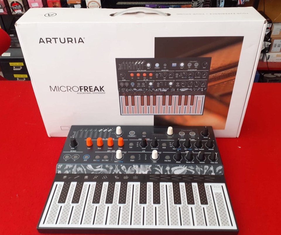 Arturia MicroFreak de segunda mano · Foto 1 de 4 · Girona · 219 €
