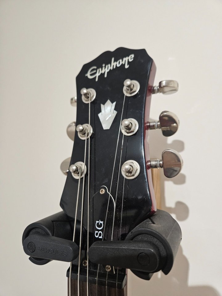 Epiphone sg g400 de segunda mano · Foto 2 de 6 · Almería · 210 €