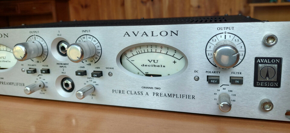 Avalon Design AD 2022 dual mono Mic Preamp