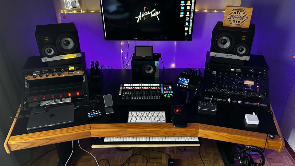 Mesa de estudio Bram Modular 16U