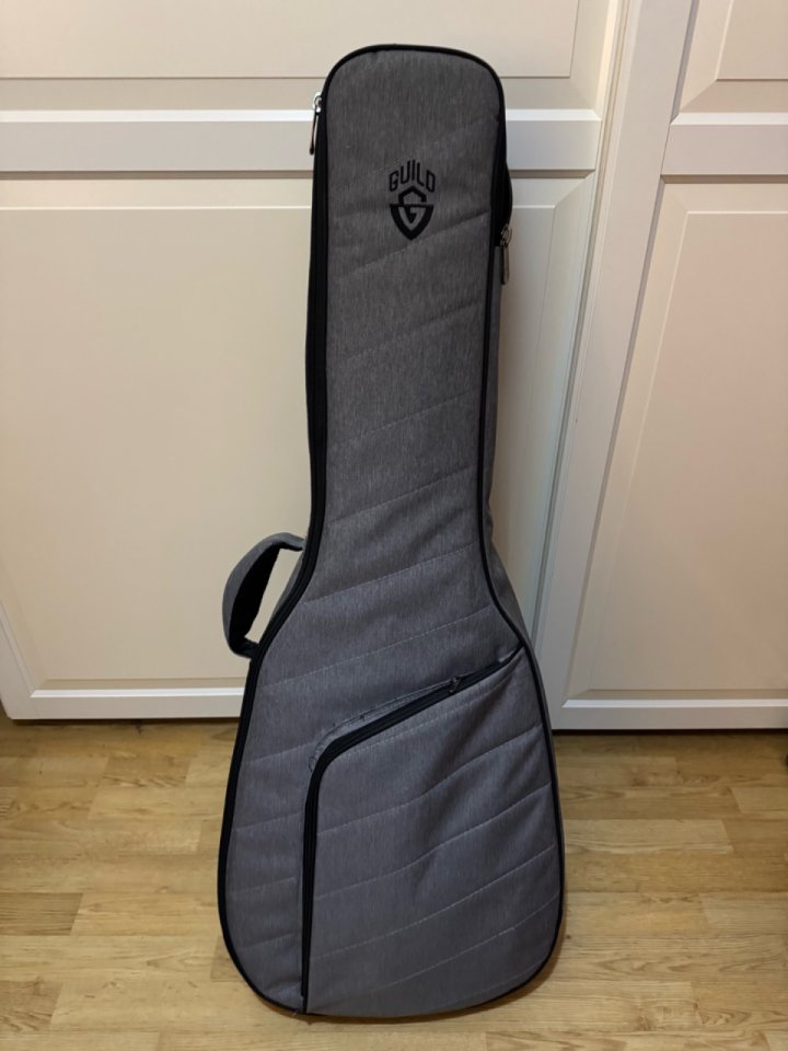 Guitarra Acústica Guild D-1212 (12 cuerdas)