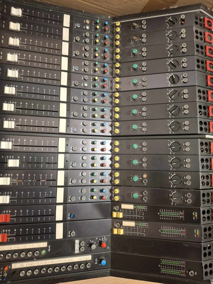 Mixer Siemens C4 12 canales ( le falta la fuente de alimentacion )