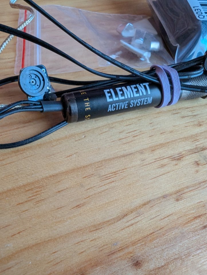 Pastilla LR Baggs Element active para guitarra acústica. de segunda mano · Foto 2 de 3 · Palencia · 85 €