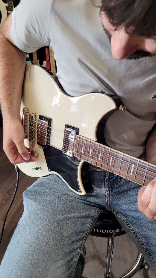 Yamaha Revstar RSS20 Vintage White de segunda mano · Foto 1 de 2 · Madrid · 600 €