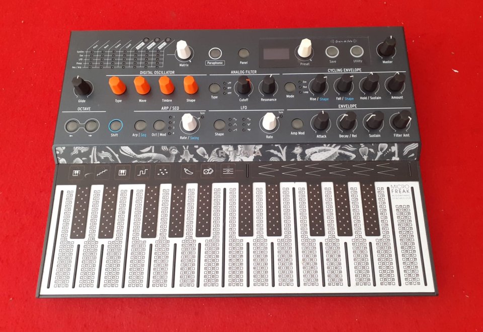 Arturia MicroFreak de segunda mano · Foto 2 de 4 · Girona · 219 €