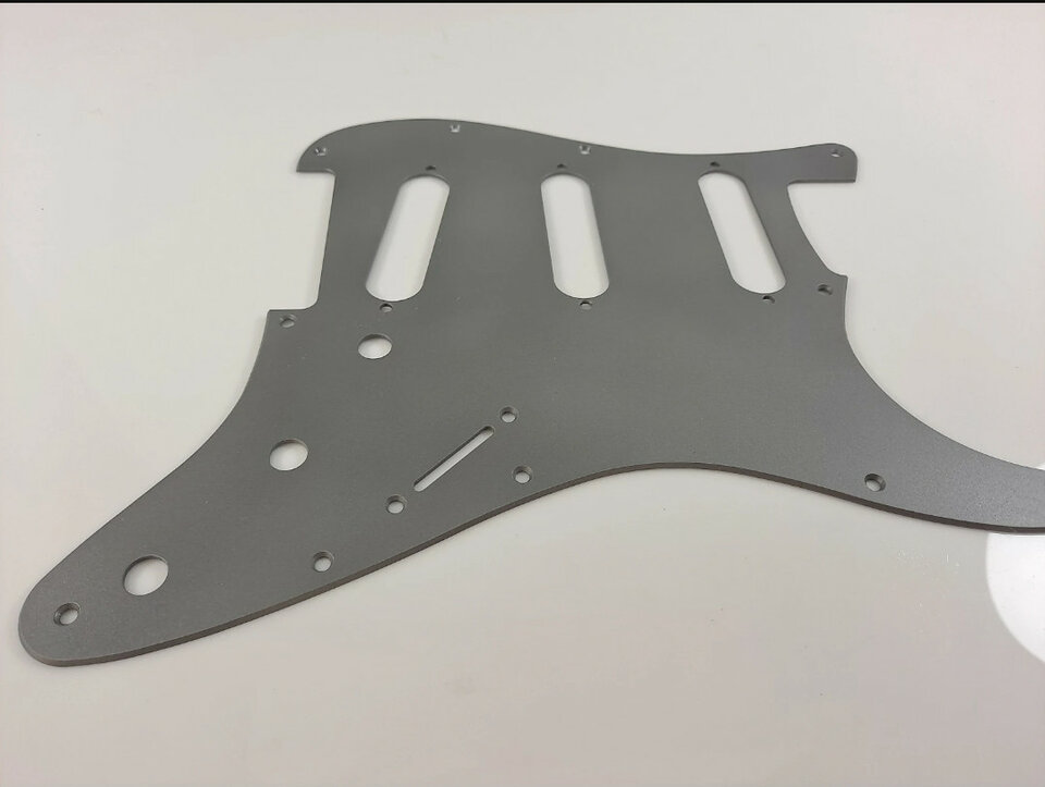 Golpeador aluminium anodizado mate 11 agujeros ( nuevo )