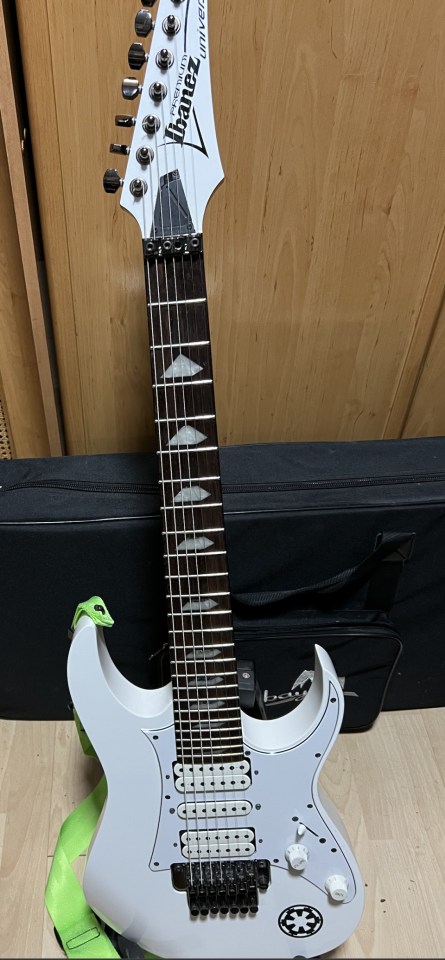 Ibanez universe Premium Blanca de segunda mano · Foto 2 de 5 · Madrid