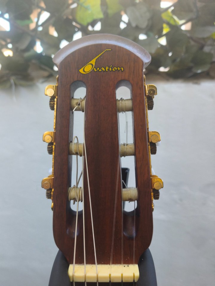 Ovation Celebrity Deluxe CS253 Nylon de segunda mano · Foto 3 de 10 · Alicante · 395 €