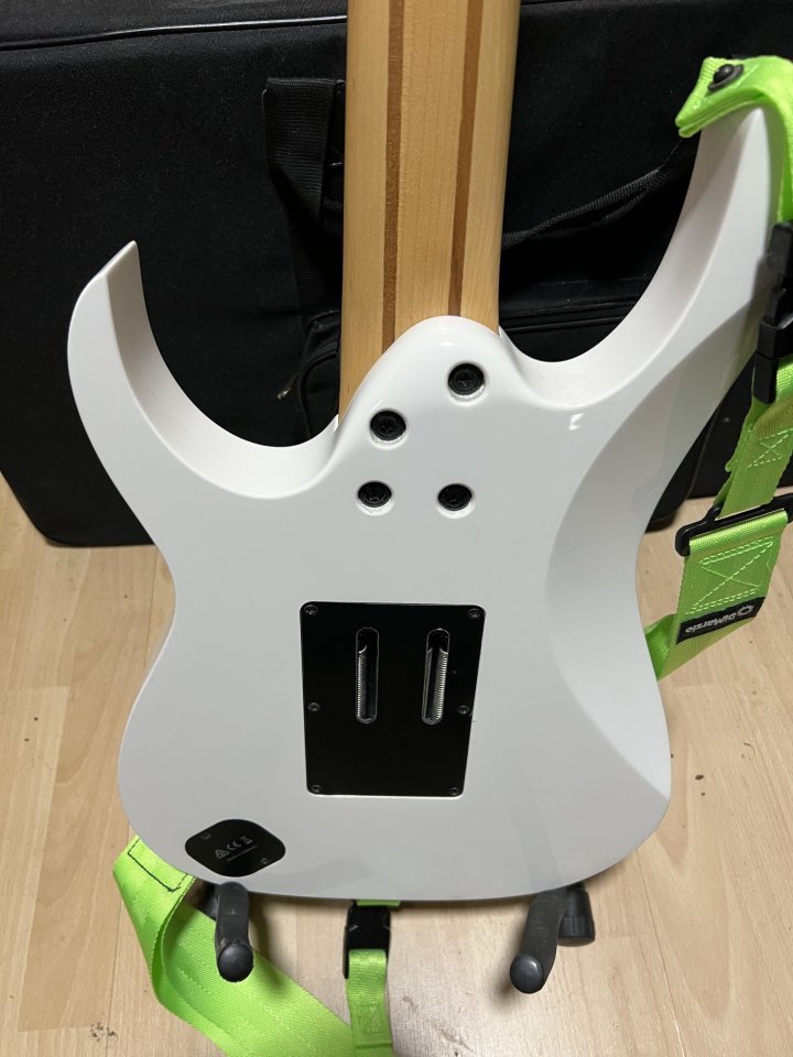 Ibanez universe Premium Blanca de segunda mano · Foto 3 de 5 · Madrid