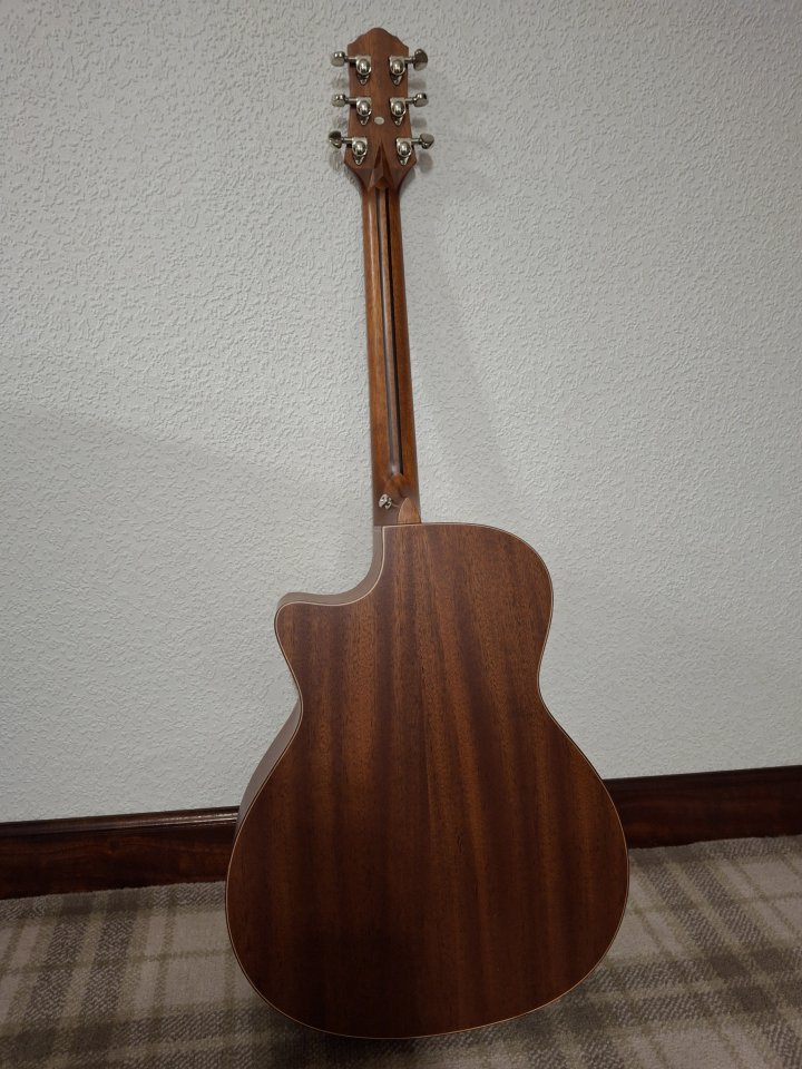 Guitarra electroacústica HartWood Libretto (pastilla SEYMOUR DUNCAN-Magic Mic)