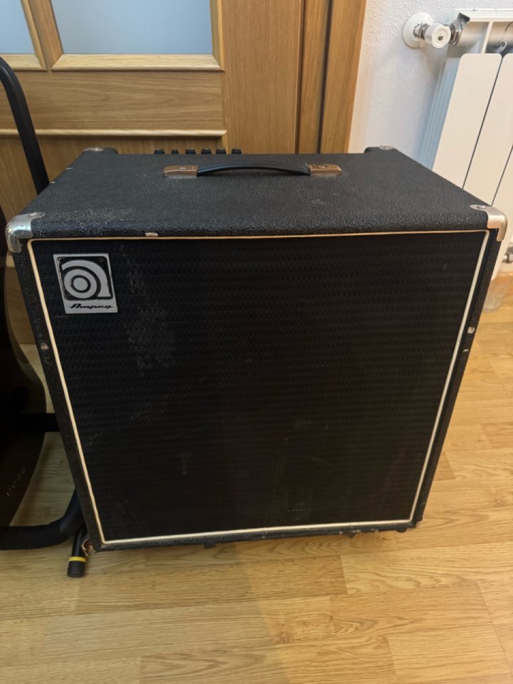 Amplificador Ampeg BA115HP