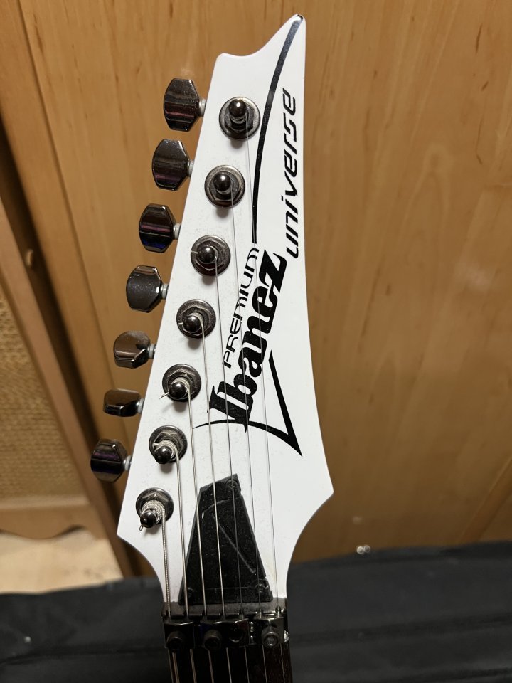 Ibanez universe Premium Blanca de segunda mano · Foto 4 de 5 · Madrid