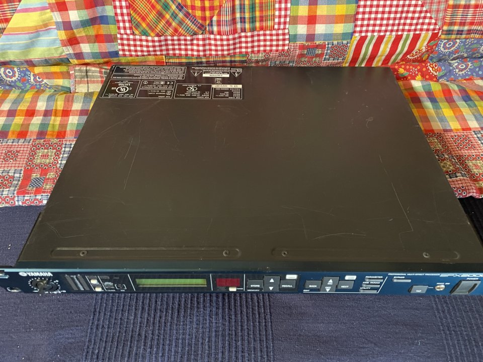 Yamaha SPX 2000 - Procesador de efectos de segunda mano · Foto 5 de 8 · Burgos · 320 €