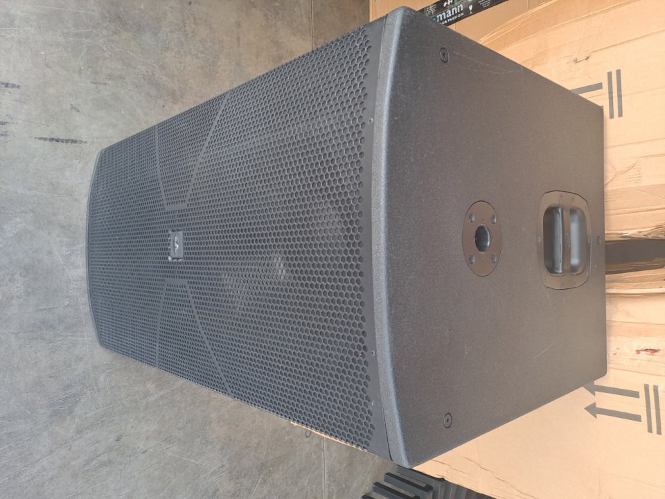 Subgrave Autoamplificado DAS VANTEC 218a 2000 Watios Rms de segunda mano · Foto 1 de 10 · Sevilla · 1700 €