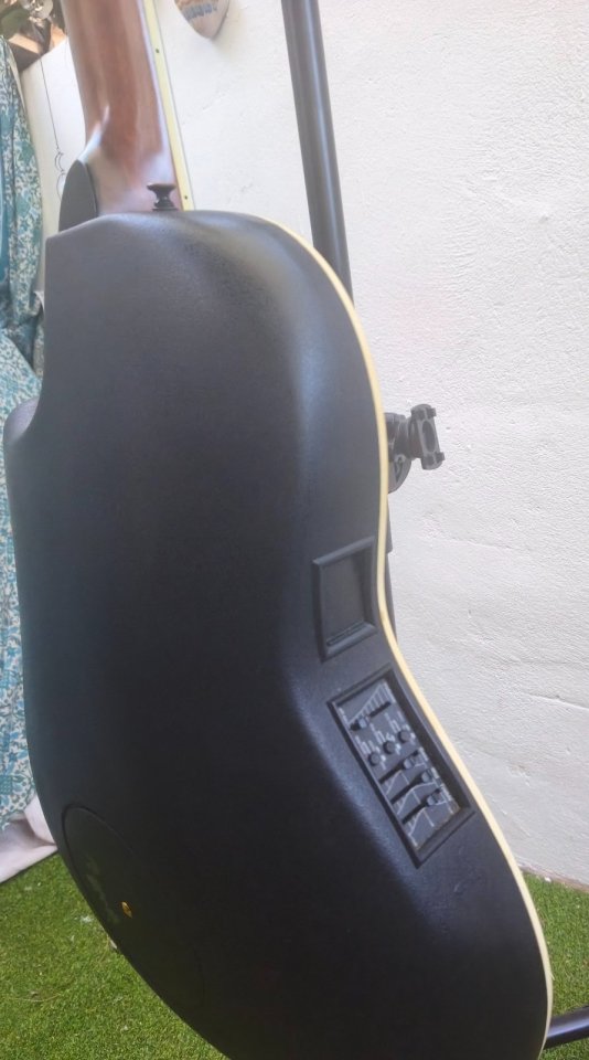 Ovation Celebrity Deluxe CS253 Nylon de segunda mano · Foto 5 de 10 · Alicante · 395 €