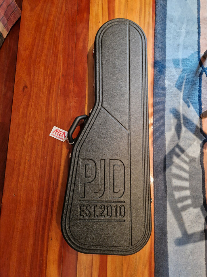 PJD Guitars Carey Apprentice 2023 - Relic Midnight Black Cracked Lacquer