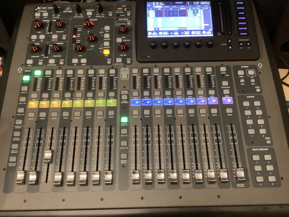 Vendo Behringer X32 Compact