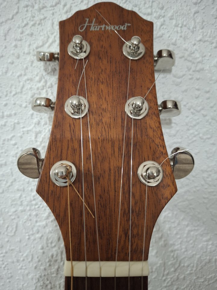 Guitarra electroacústica HartWood Libretto (pastilla SEYMOUR DUNCAN-Magic Mic)