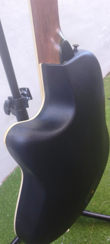 Ovation Celebrity Deluxe CS253 Nylon de segunda mano · Foto 7 de 10 · Alicante · 395 €