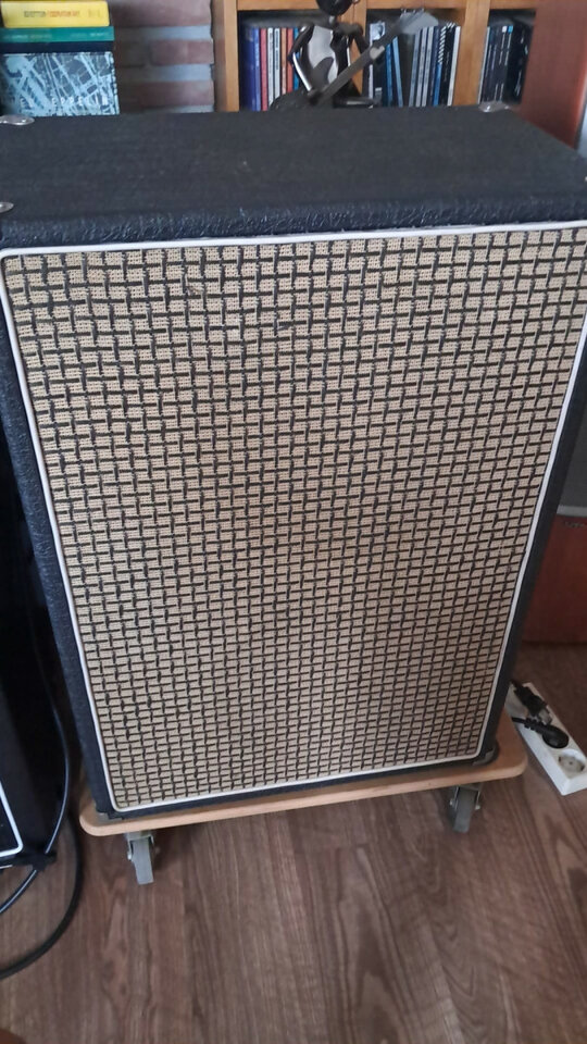 Caja acústica con 2 altavoces  de 12" Celestion Vintage 30 y G12