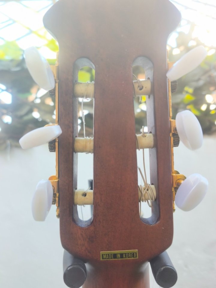 Ovation Celebrity Deluxe CS253 Nylon de segunda mano · Foto 8 de 10 · Alicante · 395 €