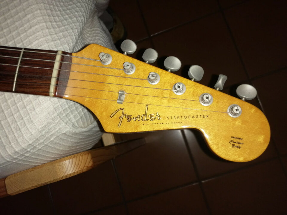 Fender Stratocaster Standard MIJ 'Surf Green'