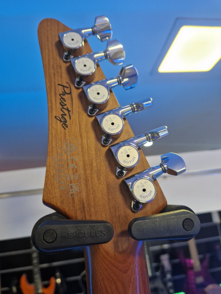 Ibanez Az2402 PWT de segunda mano · Foto 2 de 8 · Navarra · 1000 €