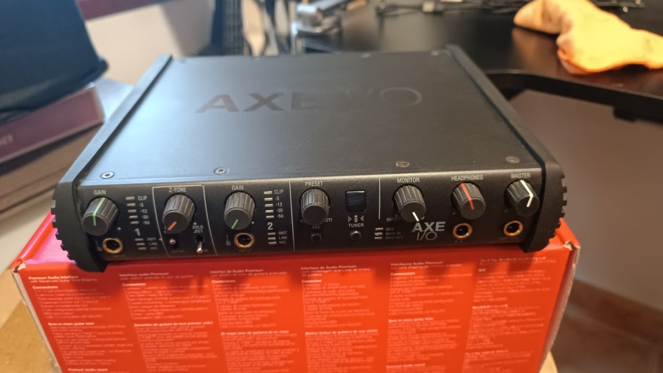 Interfaz Audio IK Multimedia AXE I/O para Guitarra de segunda mano · Foto 3 de 5 · Valencia · 200 €