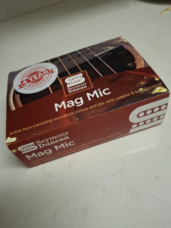 Guitarra electroacústica HartWood Libretto (pastilla SEYMOUR DUNCAN-Magic Mic)