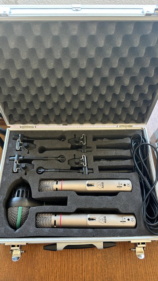 AKG Drum Set Big D112 + 4 C418 + 2 C1000S