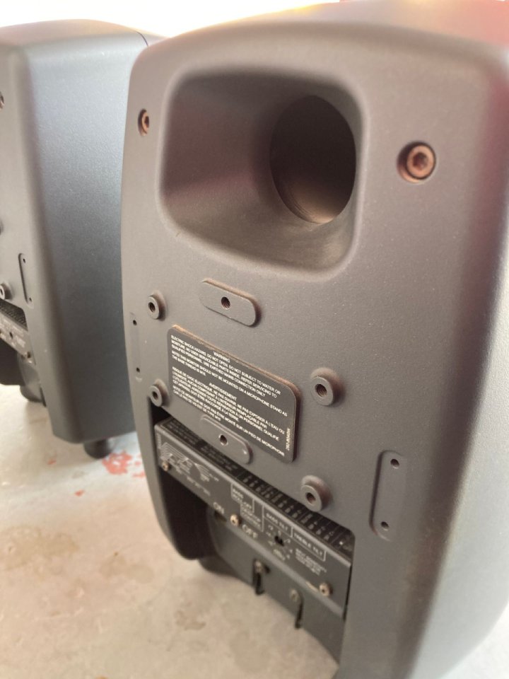 Monitores de estudio Genelec 8040A de segunda mano · Foto 5 de 6 · Málaga · 980 €
