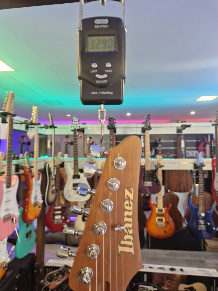 Ibanez Az2402 PWT de segunda mano · Foto 1 de 8 · Navarra · 1000 €