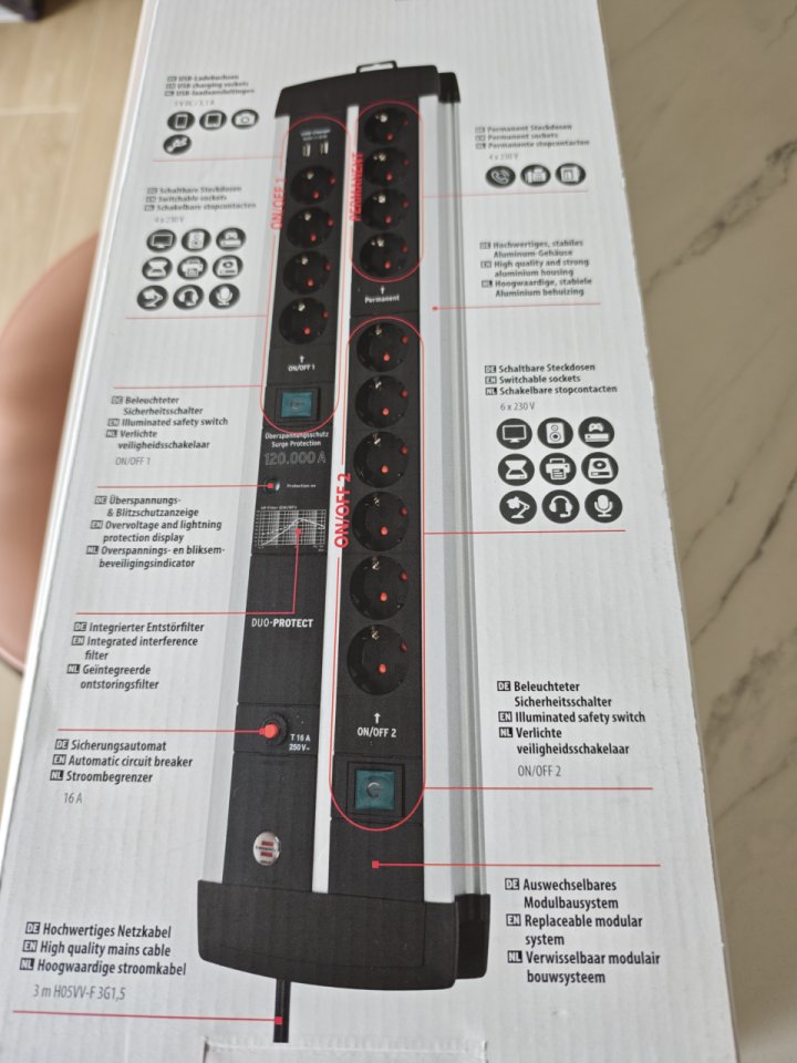 Material Vario: Regleta enchufes, fuente alimentación, cargadores... de segunda mano · Foto 1 de 10 · Araba · 100 €