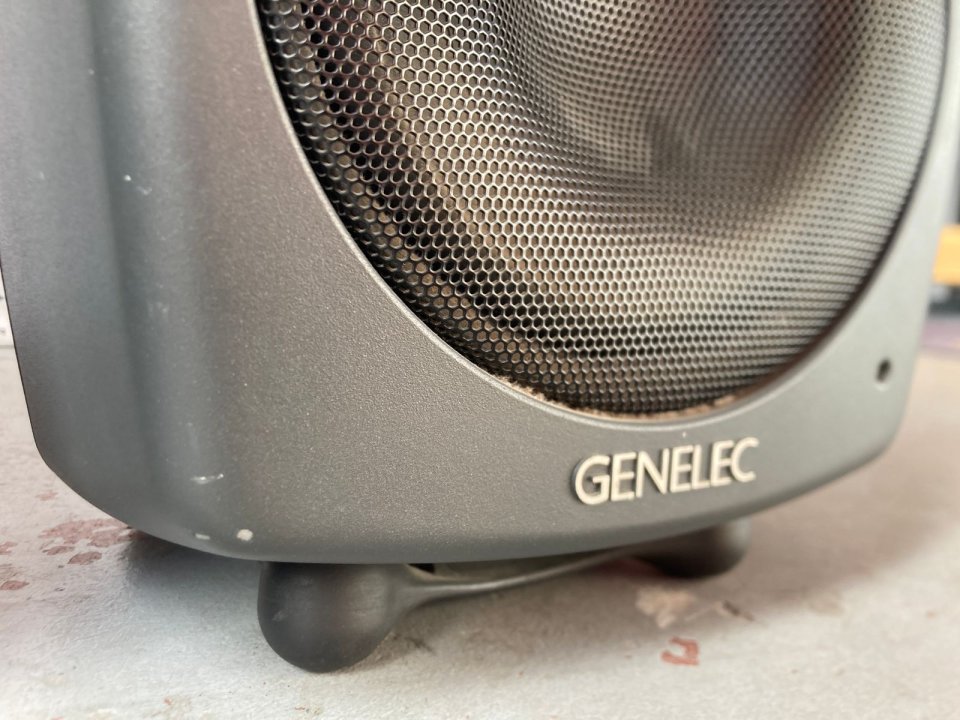 Monitores de estudio Genelec 8040A de segunda mano · Foto 6 de 6 · Málaga · 980 €