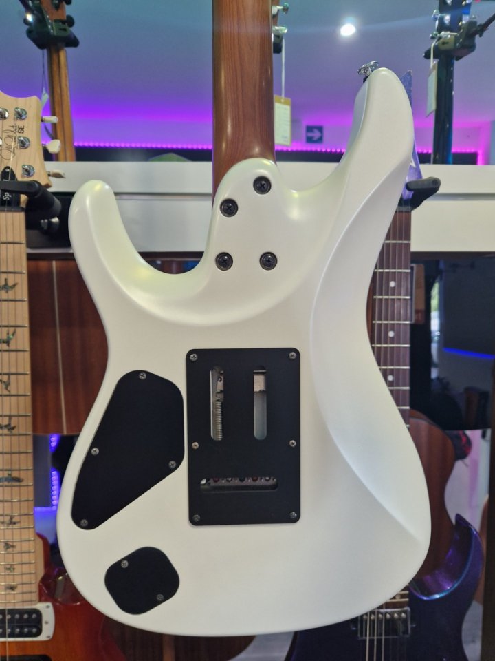 Ibanez Az2402 PWT de segunda mano · Foto 3 de 8 · Navarra · 1000 €