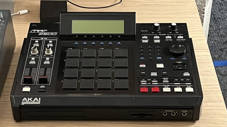 Akai MPC 2500 128Mb RAM JJOS XL