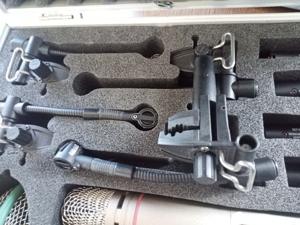 AKG Drum Set Big D112 + 4 C418 + 2 C1000S