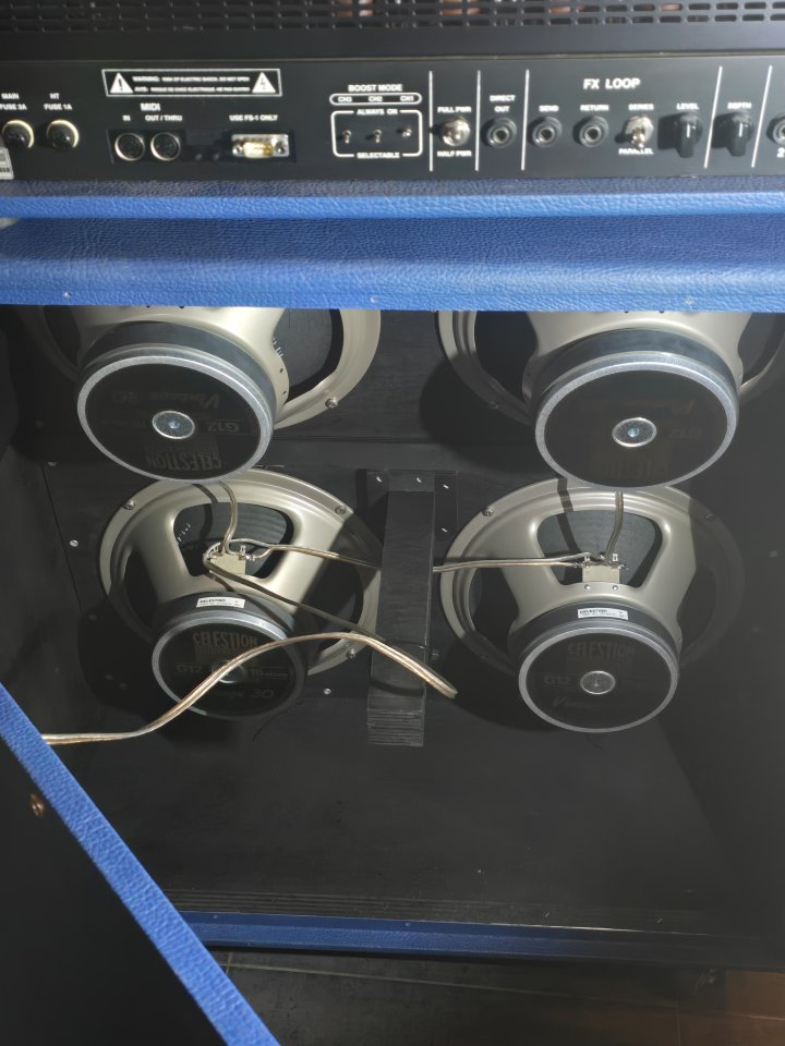 THE VALVE 100W BOUTIQUE ITALIANO (3CH, MIDI) + Flight Case + Pantalla 4x12