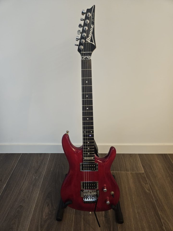 Ibanez JS100 con pastillas DiMarzio